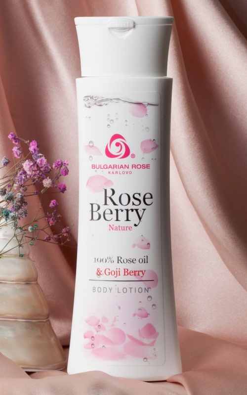 body lotion with rose oil rose berry 200 ml Magnolica